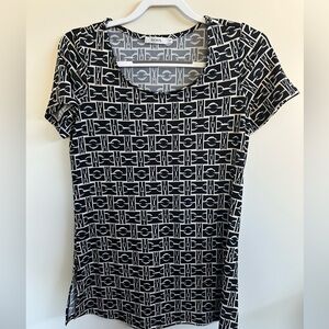 8/$20 Ricki's Monochrome Geometric Short Sleeve Top Size Small Like New